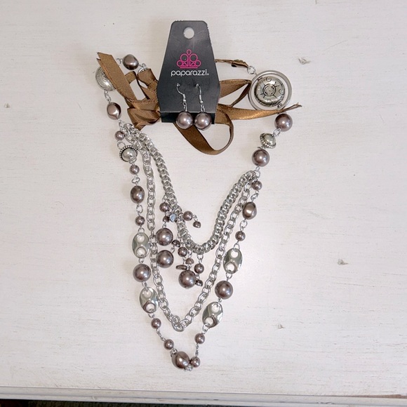 paparazzi Accessories - Paparazzi Beautiful Necklace & Pierced Earrings Set - Silver 🩶🩶🩶